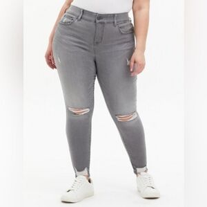 TORRID Bombshell Skinny High-Rise Destructed Jean